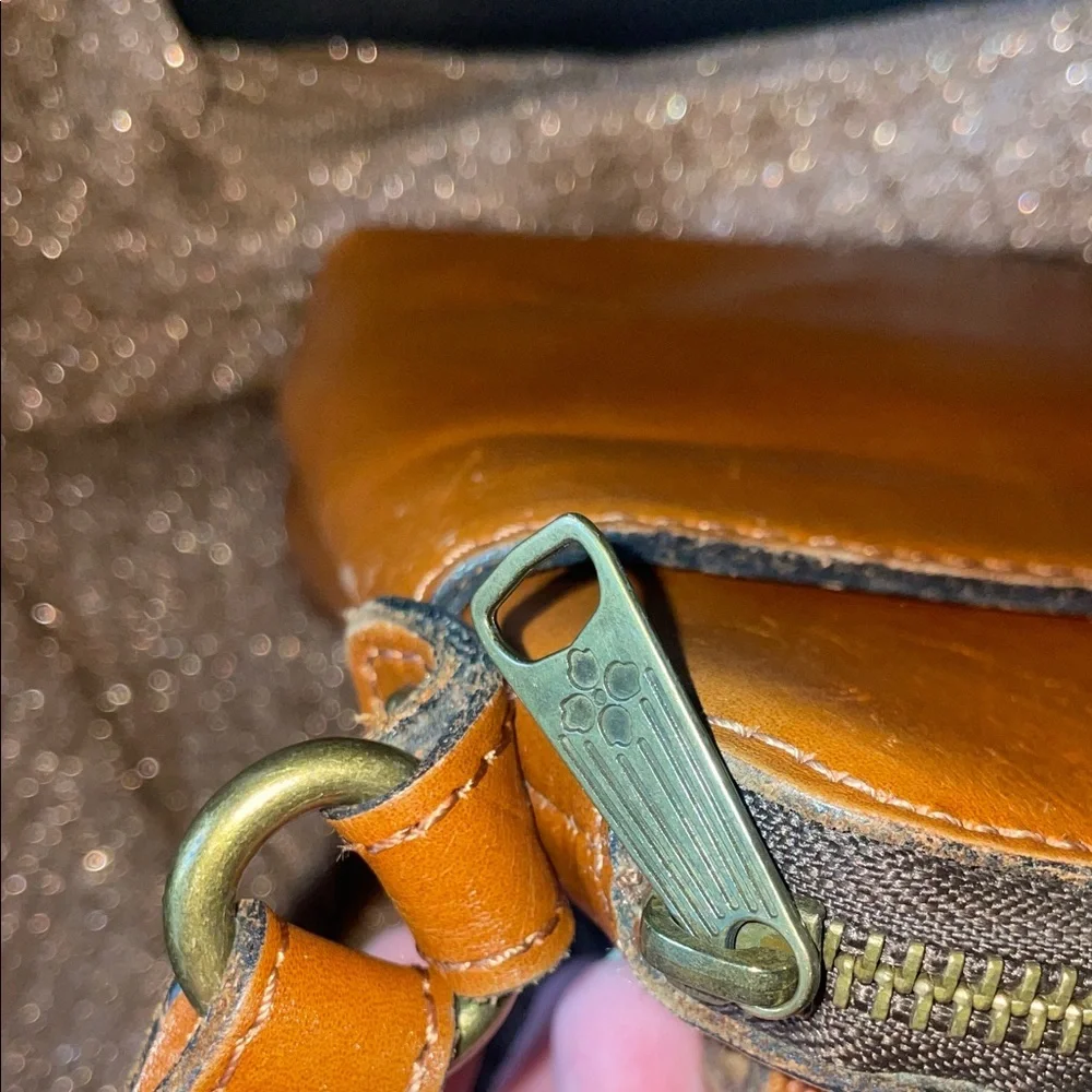 Patricia Nash Embossed Tan Crossbody Bag - Picture 10 of 13